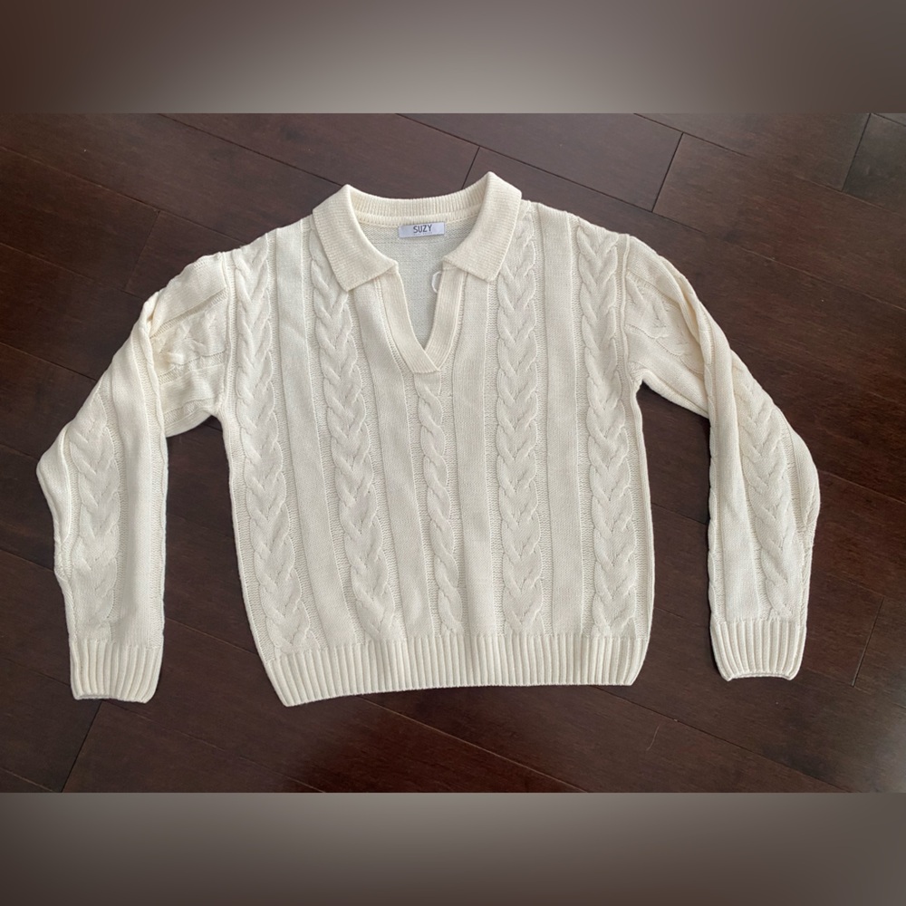 Suzy sweater size medium